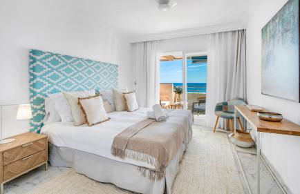 VACATION MARBELLA I Puerto Banus Sea Front, Best View, 24-7 Security, Pool - Photo 9