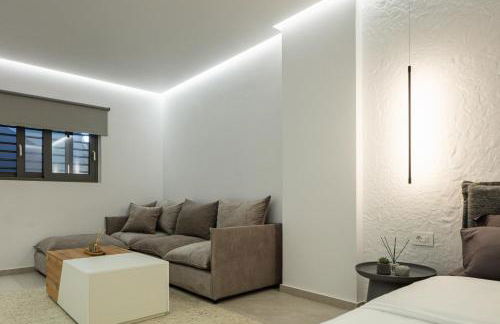 Akonizia Luxury House - With Private Heated Pool and Jacuzzi - Photo 70