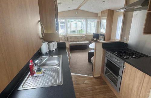 3 Bed Caravan - Sleeps 8 - Pets - Parking - Foto 17