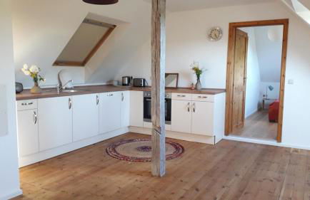 Zentrumsnahe Dachwohnung in grüner Oase - Foto 4