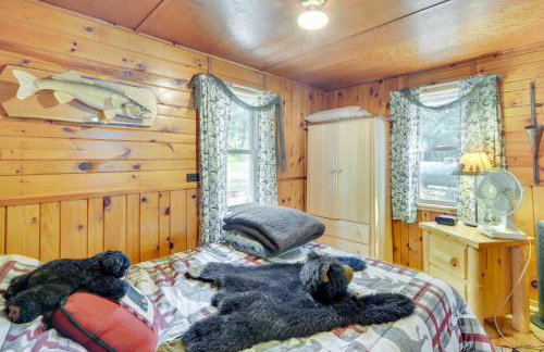 Pet-Friendly Waterfront Minong Cabin with Fire Pit - Foto 15