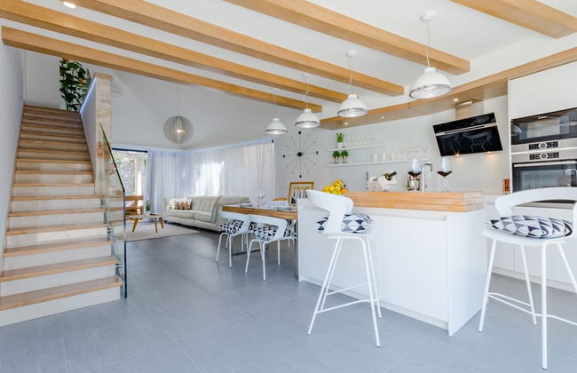 Villa Stone Pearl - Two Bedroom Holiday House With Pool - Foto 24