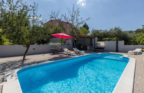 Villa Almond near Omis, private pool - Foto 1
