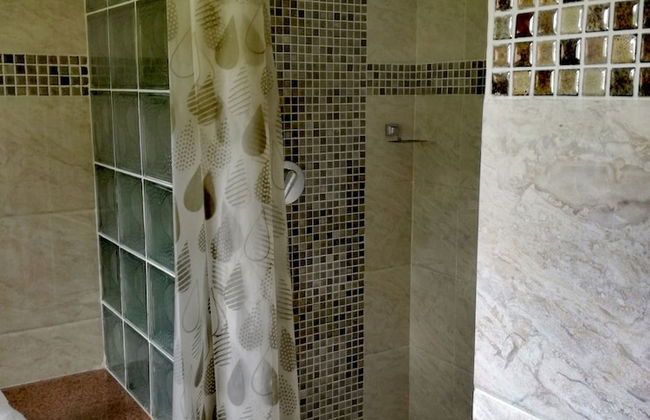 Lucy's guesthouse - Photo 30