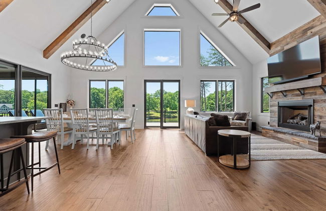 Blue Heron & Gray Fox by Avantstay 2 Lakefront Homes, Sleeps 44 Pool, Dock, Theater - Foto 60