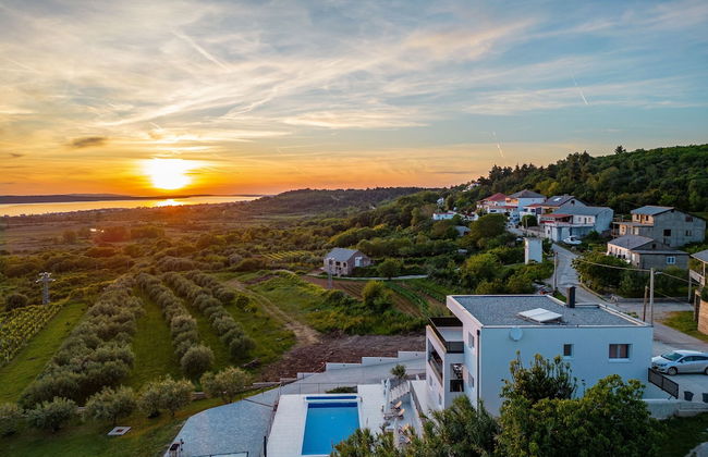 Villa Suton - Foto 1