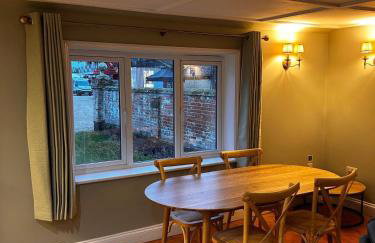 Fraser's Cottage, Henham Park, Nr Southwold - Photo 2