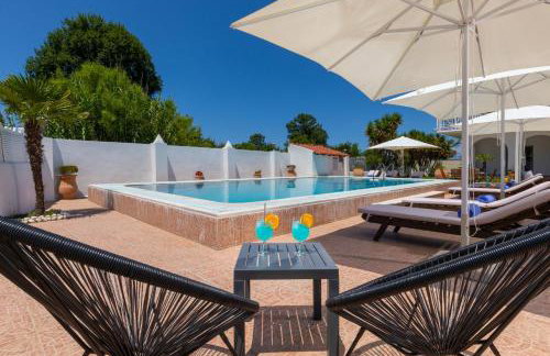 Villa Paradiso: Near beach, superb pool and garden - Photo 10