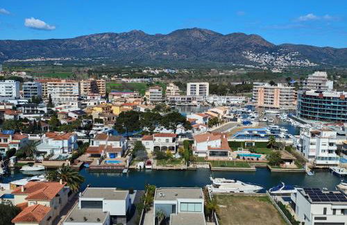 Seaview Heights Suite in Roses - Foto 14