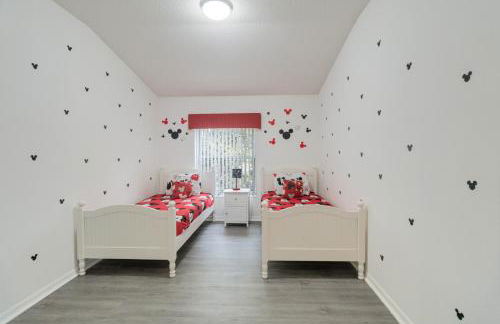 Huge Screened Patio That Overlooks Lake Buck, Near Famous Attractions!! - Foto 10