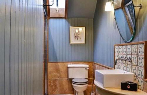 Reidochie Stables luxury haven overlooking garden - Photo 19