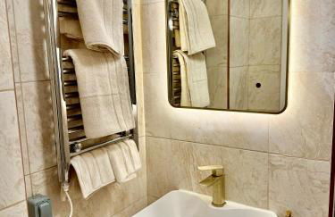 Double Deluxe Centre Apartment- Free Parking - Self Check-In - Cctv - Foto 5