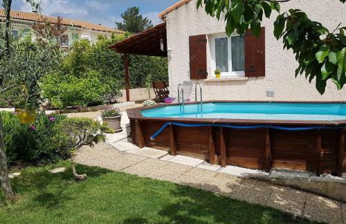 Villa Cléa, belle propriété provençale, jardin, piscine, au calme - Foto 25