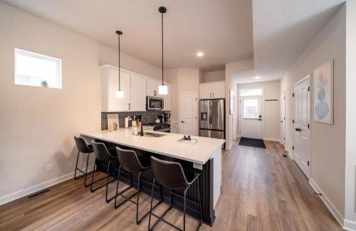 Arcade Game Room! Luxury New 3BR CLE Clinic UnivCircle Little Italy - Foto 11