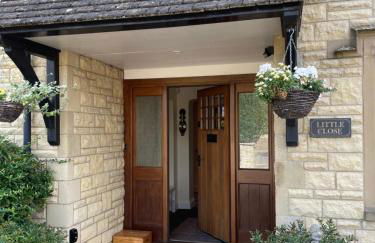 Cotswolds Luxury House in Central Bourton Large Sleeps 2-11. Pet Friendly. - Photo 2