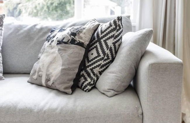 Gorgeous Bungalow With a Backyard Deck - Photo 11