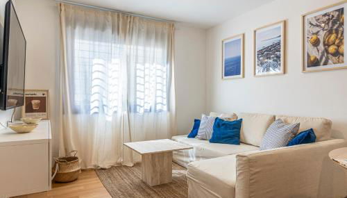 SOLIS MARE APARTMENTS - Pedregalejo Beach - Photo 2