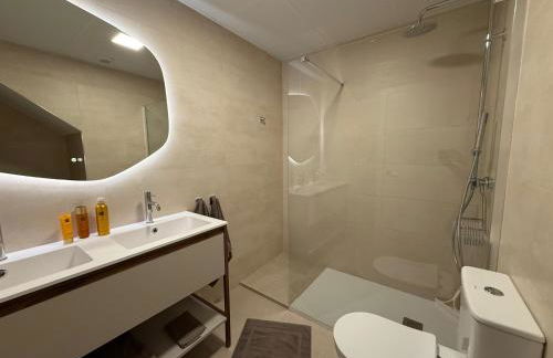 H2M Postigo Duplex terrace 2 bathrooms, Smart TV, Oven - Photo 22