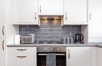 Flatzy - Sleeps 16 Near Football Ground & Ping Pong Table - Foto 15