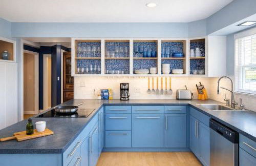 River Drive Retreat - Family Neighborhood sleeps 10 - Foto 3