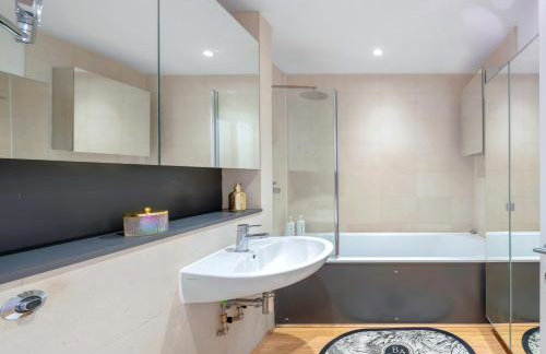 INTERIOR-DESIGN Apartment with HUGE Terrace - Photo 49