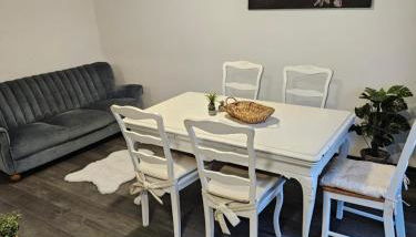 Large Central Apartment - MODERN & Fully Equipped - near fair - Foto 5