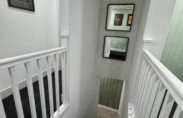 ResiLets - Plessey Road House, Large, Modern Home - Foto 5