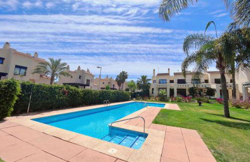 Casa Mila Roda Sleeps 4 with Pool - Foto 27