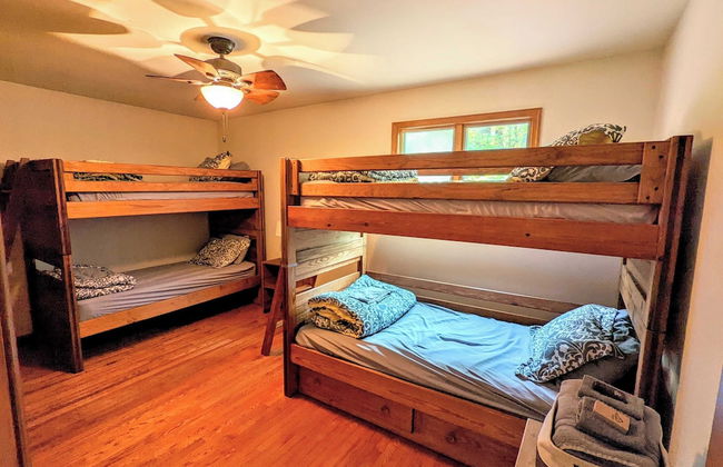 Mountain Memories by Avantstay Hot Tub Enclosed Deck, Large Yard w/ Fire Pit - Foto 31