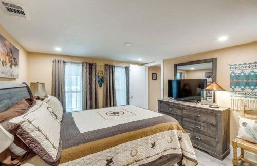 StockYards! Less than 4 minutes-Sleeps 8-Lee House - Foto 4