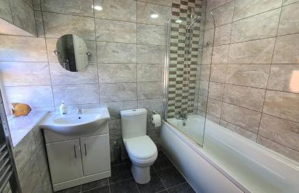 The Lodge a beautiful barn conversion with 3 ensuite bedrooms on the edge of Cannock Chase - Foto 13