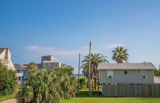 Cute Beach Bungalow Walk to the Beach - Foto 5