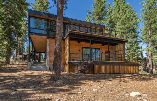 Modern Eco Retreat with Hot Tub and Views - Foto 17