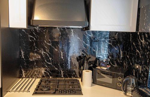 2BR Home in Manchester near Etihad Stadium with Parking - Foto 3