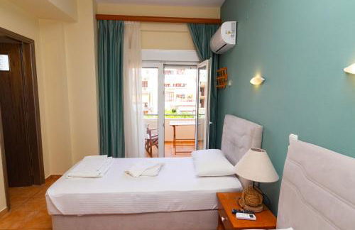 G. Kiapekou - Photo 18