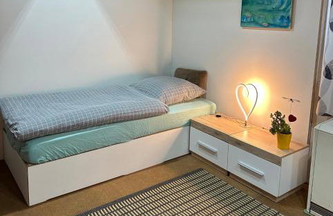 TONIS Room - Stay4Work - Foto 1