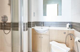 ShortstayMK Vizion apartments, with free superfast wi-fi, parking - Foto 66