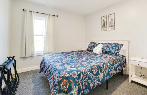 Dom Rodzinny Lakeview Getaway - Walk to Lake Huron - Photo 13