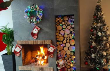 Maravillosa casa con piscina grande y bosque - Photo 14