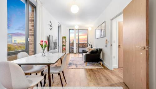 Modern 3-Bed Penthouse with Terrace & Gym, Near Canary Wharf, Weekly deals - Foto 1