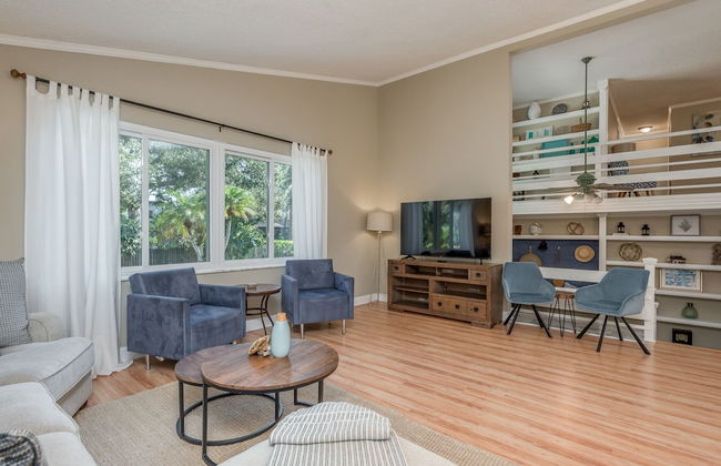 Great 6BR for All Ages/Heated Pool 5 Min to Beach by RedAwning - Foto 28