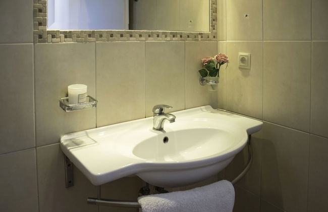 Erato Studios - Photo 24