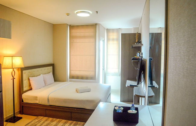 Prime Location Studio Apartment at Elpis Residence near Ancol - Photo 7
