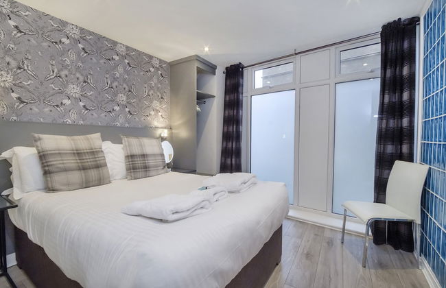 Reubens Court and City Apartments - Photo 3