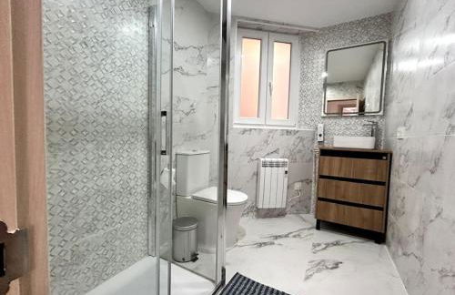 LUJO Parking, Proyector, Maquinita y Patinetes - Foto 27