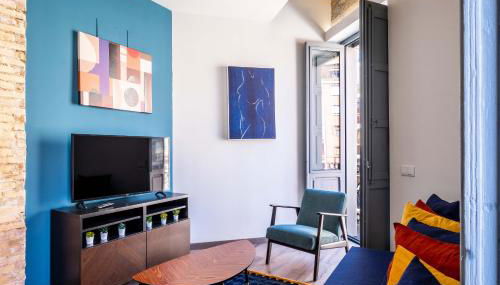 Well Lit and Creatively Designed Apartment - Photo 5