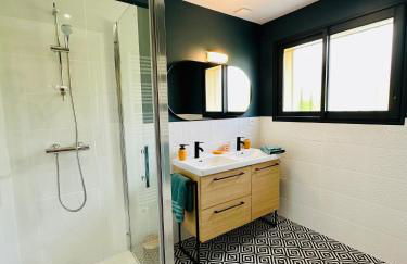 La Halte Occitane - Classé 3 étoiles - Pour 6 personnes, 3 chambres, parking, terrasse, tout inclus - Foto 3