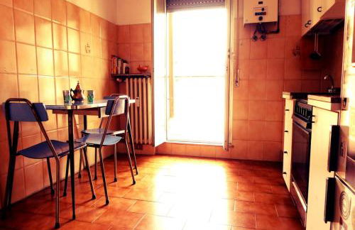 Cozy flat for music lovers, 10 min walk from tube - Foto 1