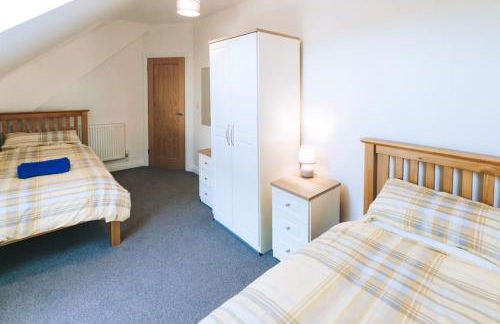 Luxury newly converted oak cottage with hot tub - Foto 17