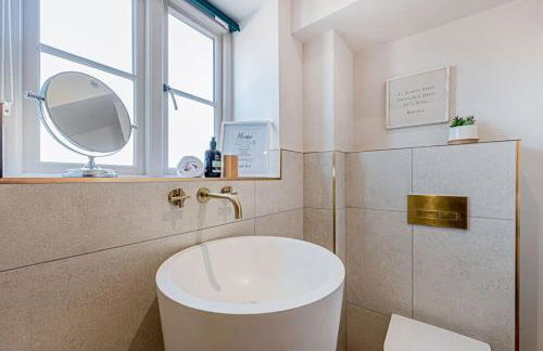 Fairvale House - Photo 13